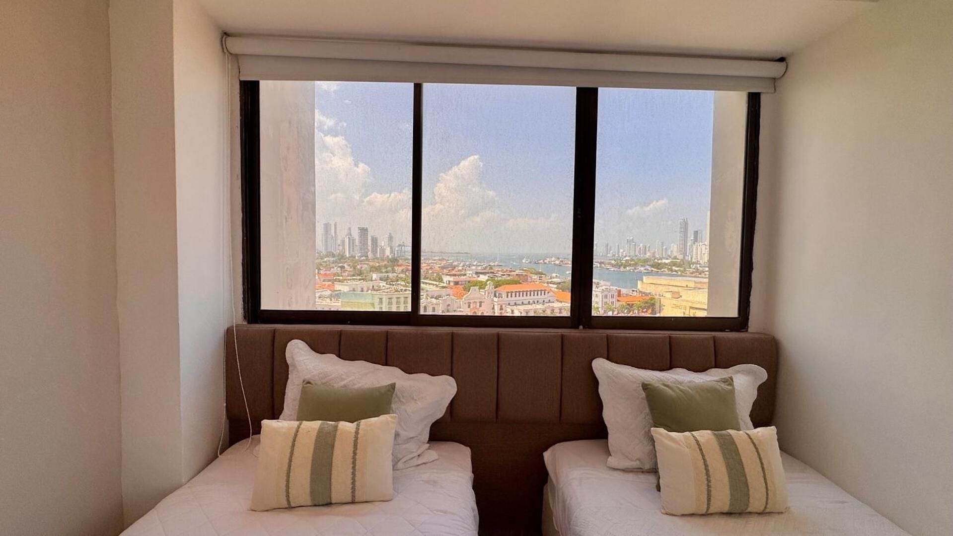 Downtown 2br - Unbeatable Views *